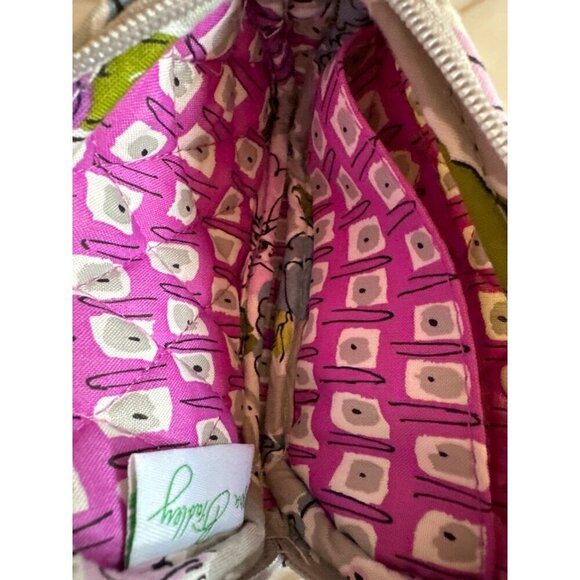 Vera Bradley Quilted Wristlet Wallet With Floral Pattern & Zipper Closure - Picture 3 of 4